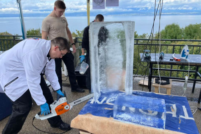 Imagen de El 30º Campeonato de Francia de Escultura de hielo rinde homenaje al centenario del MOF