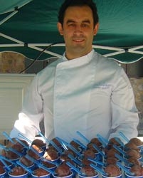 Imagen de Fernando Saenz participa en una degustación de helados de trufa